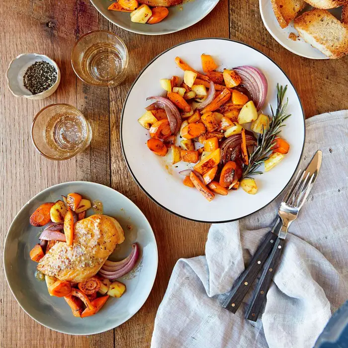 Plato casero hecho con sobras convertido en una comida nueva y económica