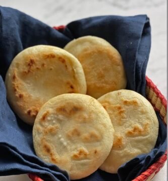 arepas venezolanas tradicionales recién hechas paso a paso