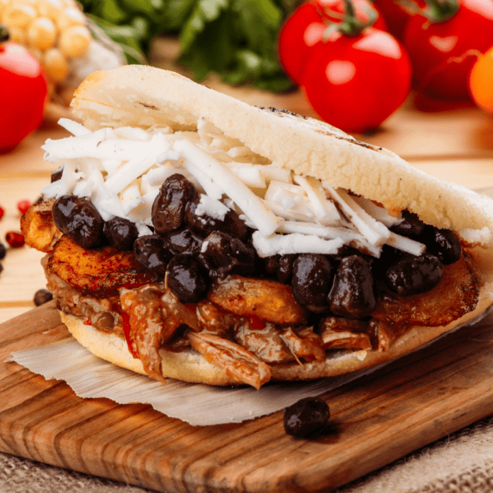 Venezuelan Arepas con Pabellon 720x720 2