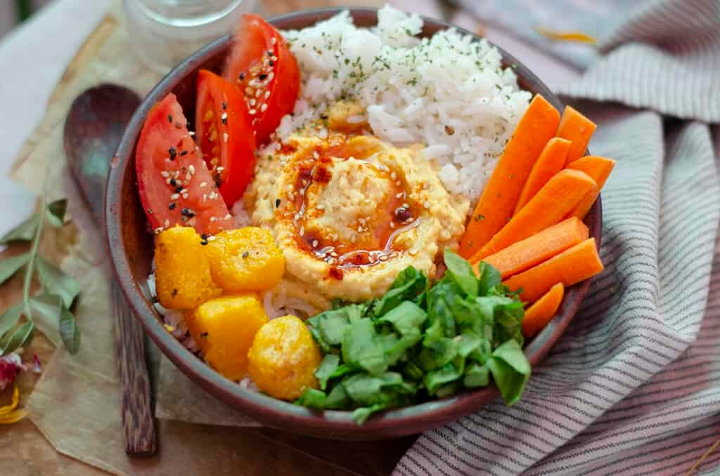comida barata y abundante con arroz legumbres y verduras