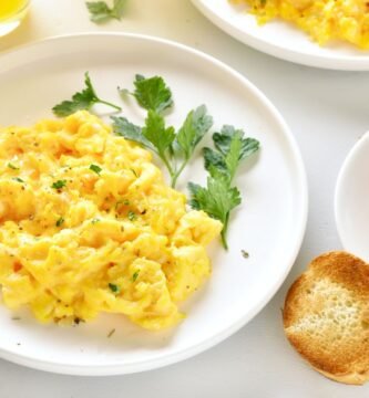 como hacer revueltos de huevo cremosos