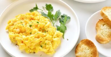 como hacer revueltos de huevo cremosos