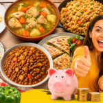 Collage colorido de comidas caseras económicas como pasta, guisos, tacos y arroz, junto a una familia feliz haciendo gesto de aprobación y una alcancía con monedas, representando ahorro en alimentación familiar.